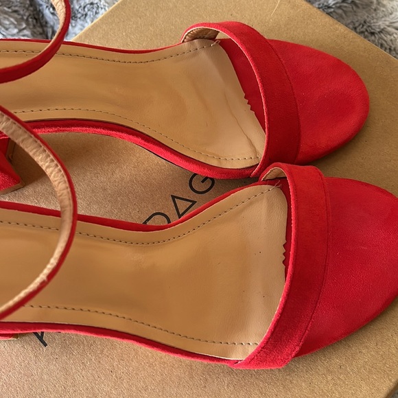 Sexy strapping red heeled sandals - Picture 3 of 7